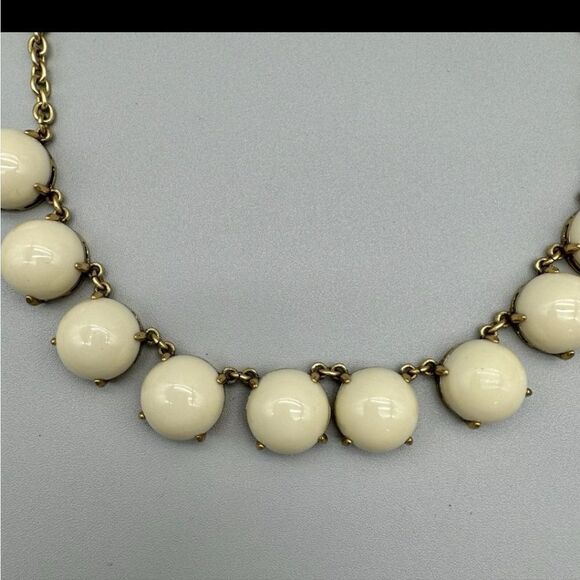 J. Crew Necklace Cream Beaded Pendants Gold Tone Oval Link Chain 18 Inch - Picture 5 of 9